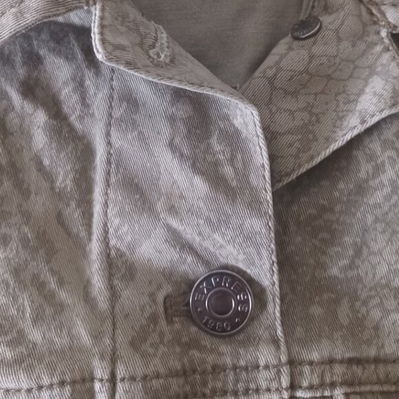 Express Crop Reptile Print Denim Jean Jacket - Picture 4 of 4